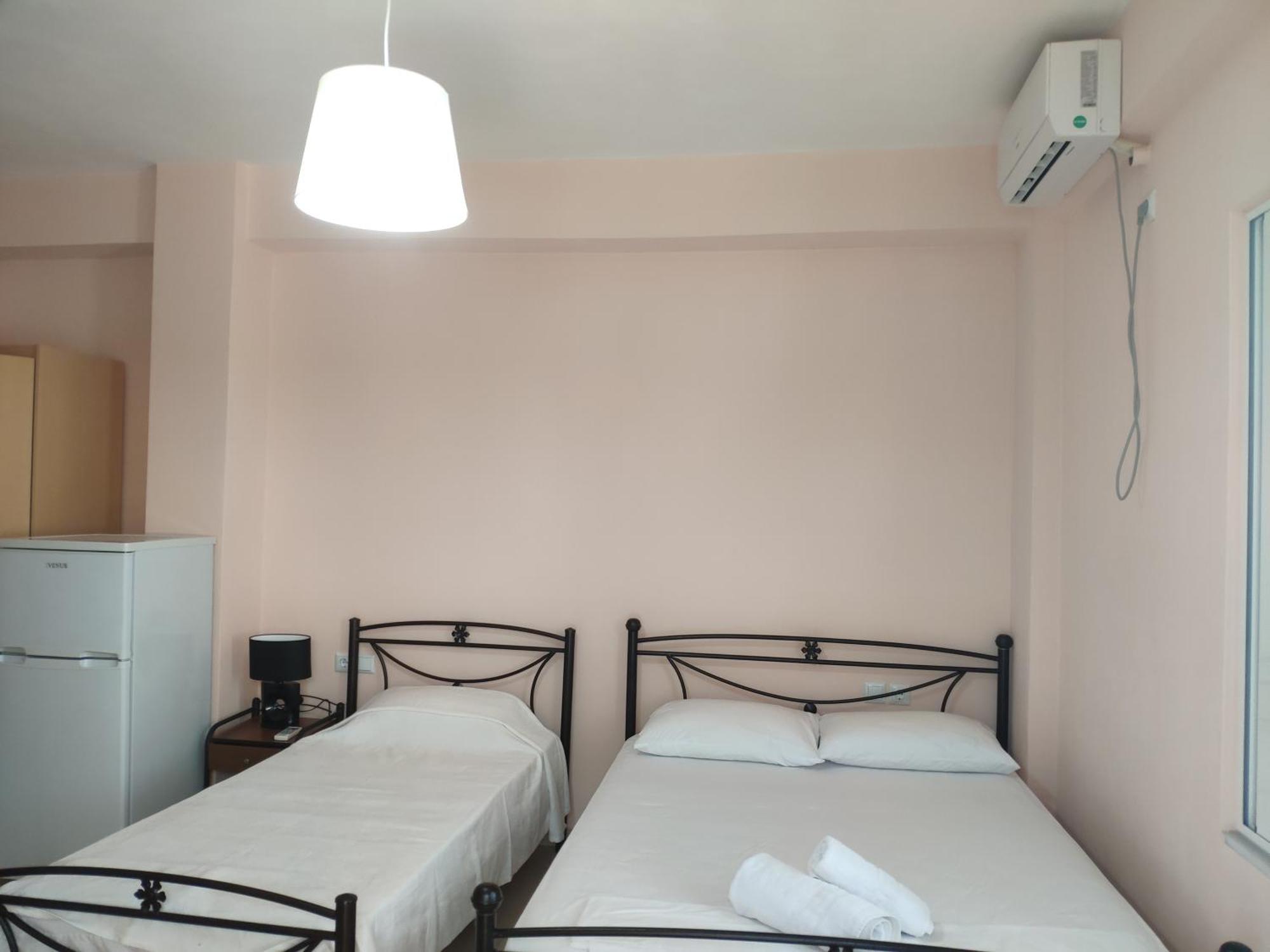 Let Rooms Lukova Εξωτερικό φωτογραφία