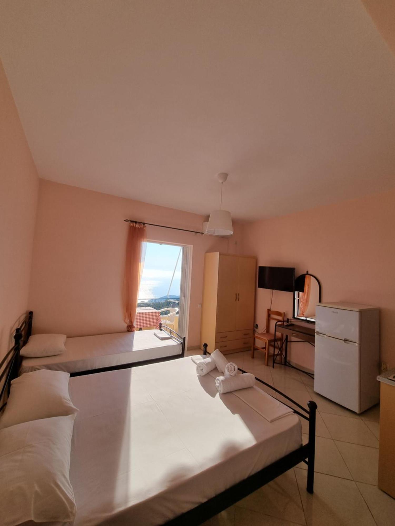 Let Rooms Lukova Εξωτερικό φωτογραφία