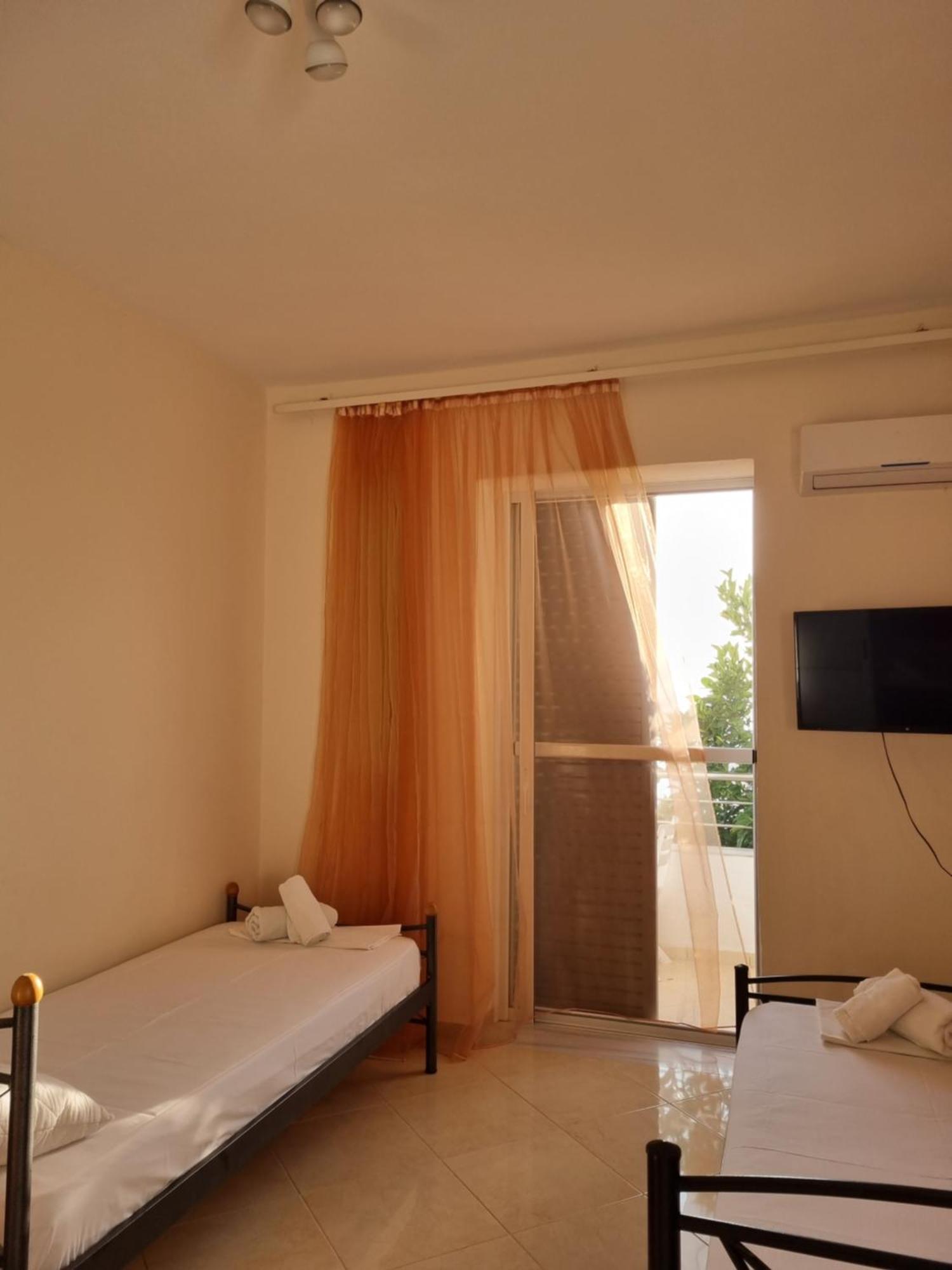 Let Rooms Lukova Εξωτερικό φωτογραφία