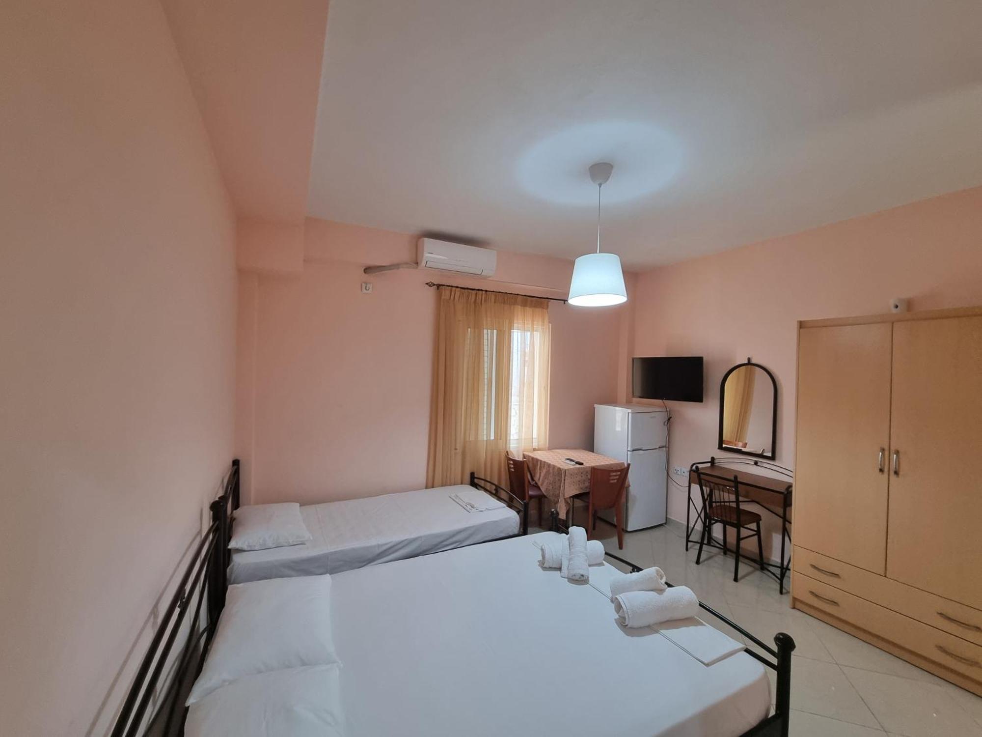 Let Rooms Lukova Εξωτερικό φωτογραφία