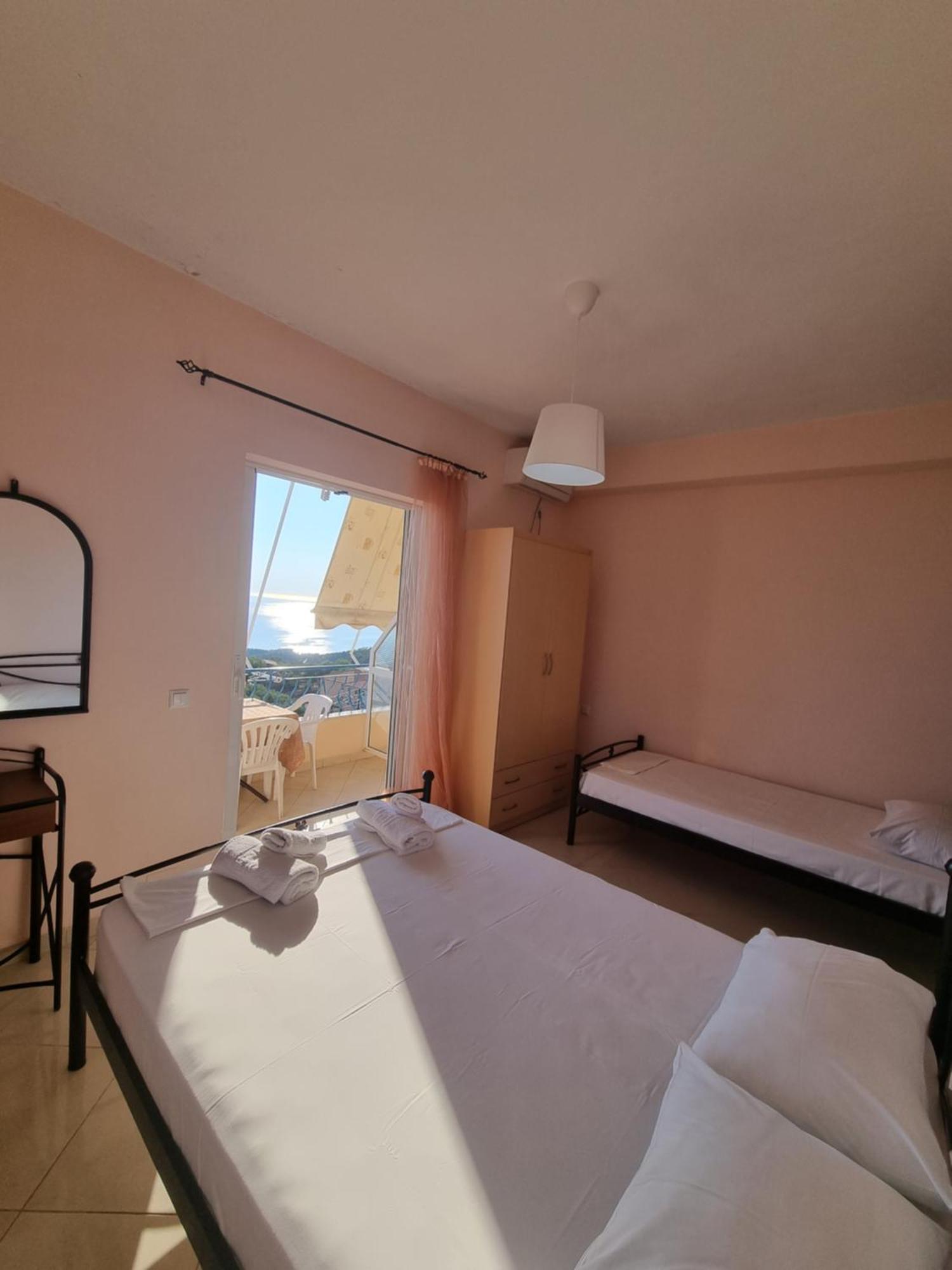 Let Rooms Lukova Εξωτερικό φωτογραφία