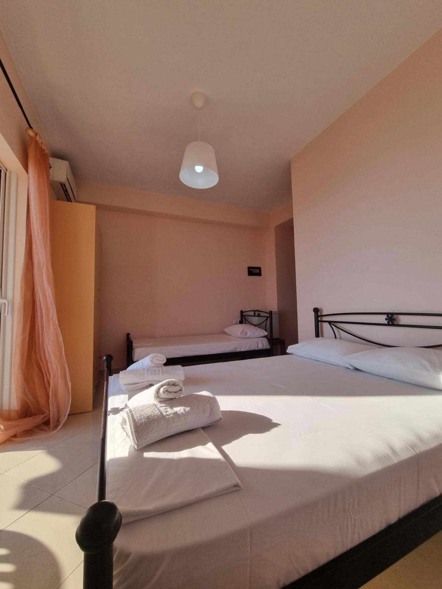 Let Rooms Lukova Εξωτερικό φωτογραφία