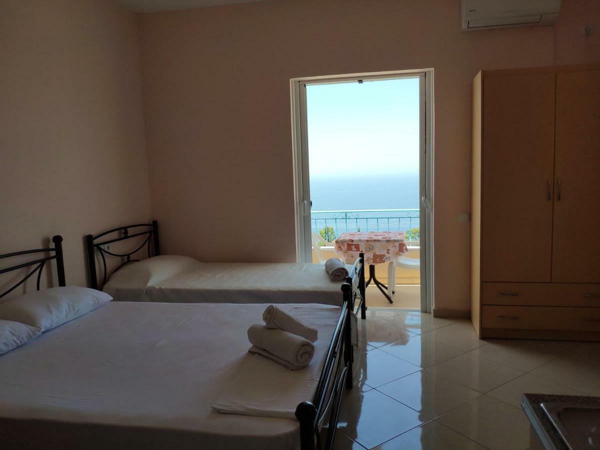 Let Rooms Lukova Εξωτερικό φωτογραφία
