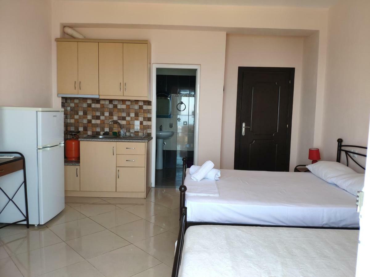 Let Rooms Lukova Εξωτερικό φωτογραφία